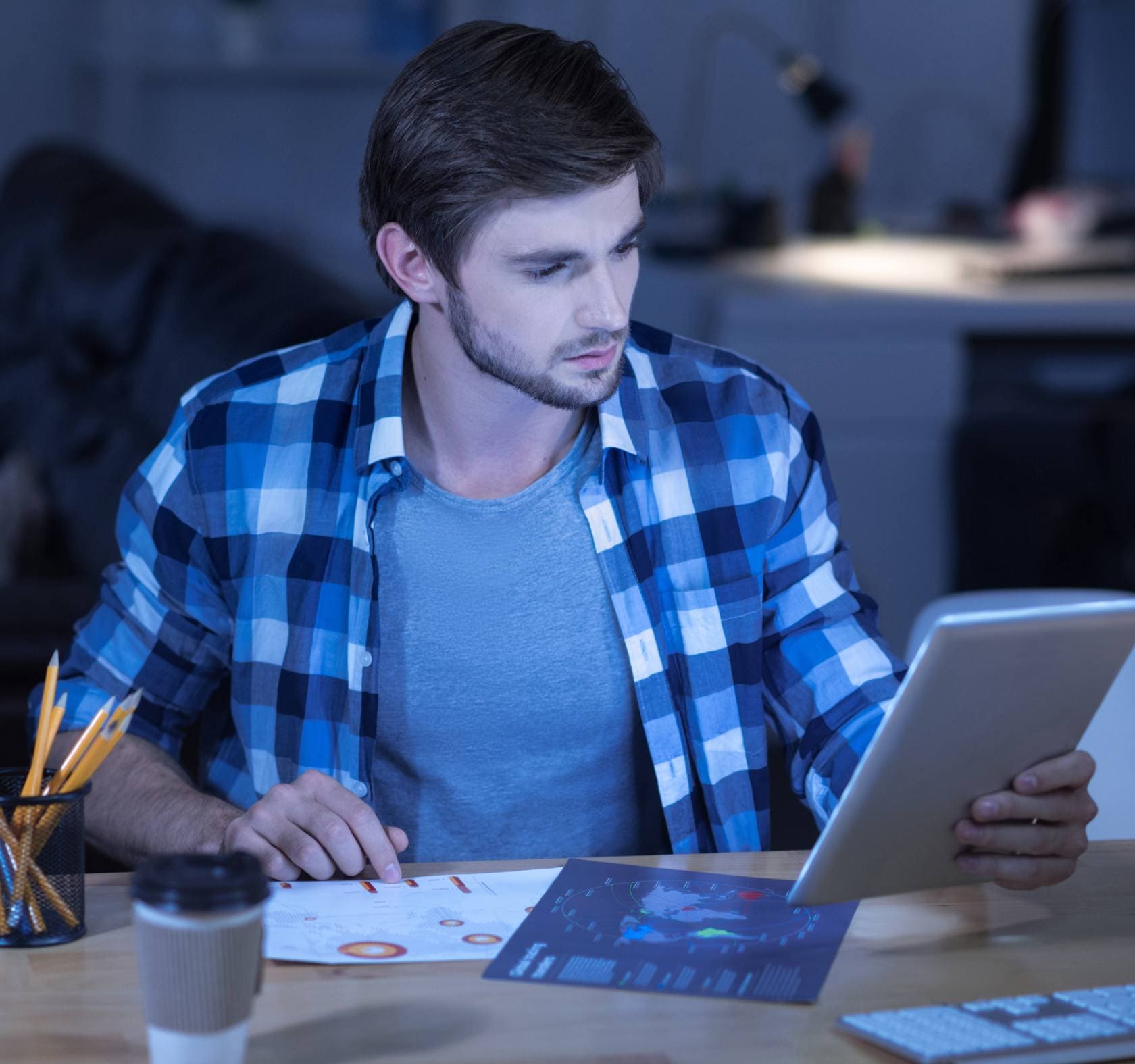 A man implements best practices for web dev during the early stages of a site’s design.